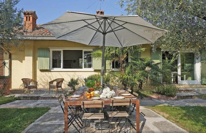 Villa Sweet Flower - With Private Pool And Garden Манерба дел Гарда Екстериор снимка